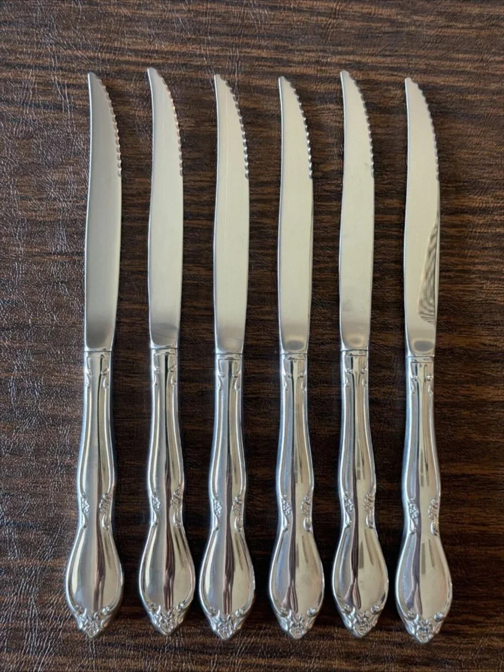 Set of 6 Oneida Community Chatelaine Stainless Hollow Handle Steak Knives 9-1/8